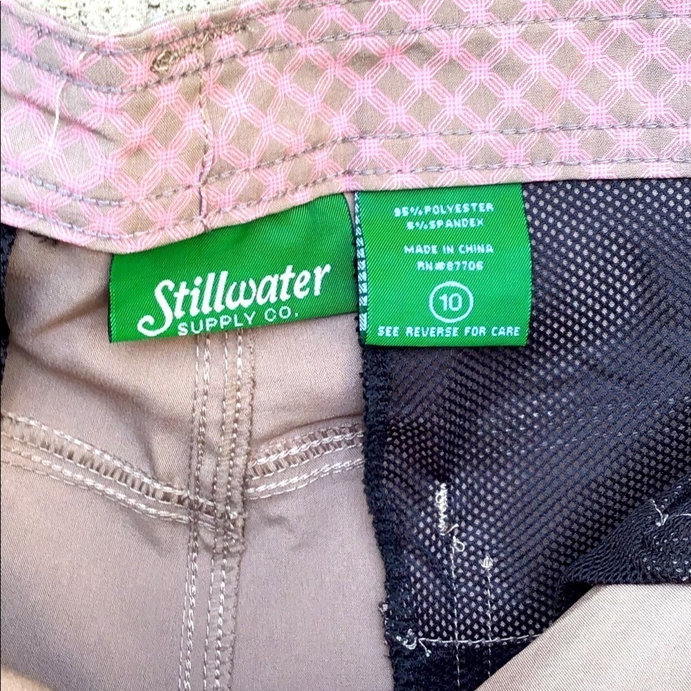 Woman’s STILLWATER Supply Co Capris - Picture 5 of 7